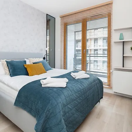 Premium In Novum Center Near The Train Station By Sun & Snow Apartment