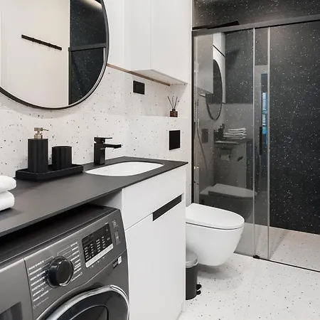 Premium In Novum Center Near The Train Station By Sun & Snow Apartment *